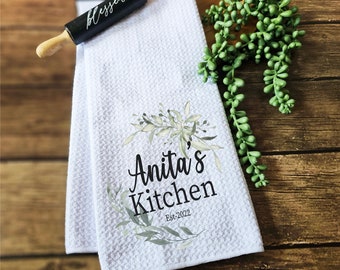 Personalized kitchen towel Custom Dish Towel Last name tea Towel with family name Kitchen decor Towel Bridal shower Custom name gift for her