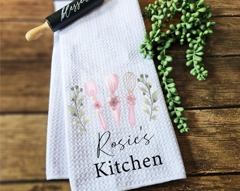 Personalized Dish towel Custom Dish Towel Tea Towel name Kitchen decor Towels Bridal shower Custom gift for her Kitchen gift for her mom