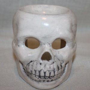 Ceramic Skull Tart Warmer w/ Tea light and Soy Scented Wax Melts