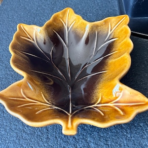 Vintage Canadian ceramic maple leaf trinket dish / tray Golden Brown glaze