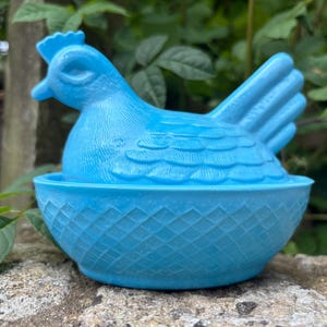 Vintage Heisy Blue Slag glass Hen Chicken on nest lidded trinket dish