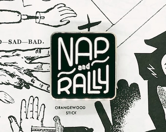 Nap En Rally Emaille Revers Pin