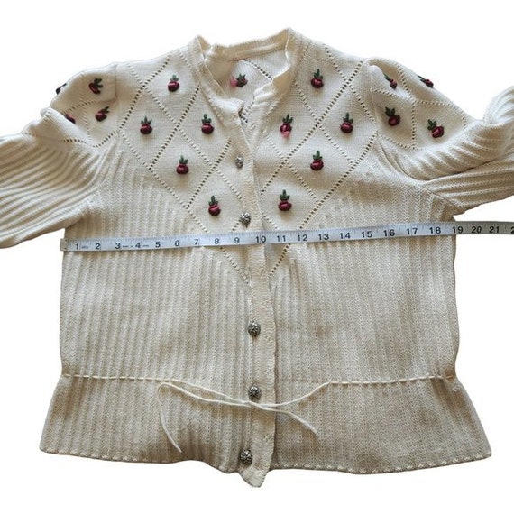 Vintage cream wool cardigan with 3D embroidered p… - image 7