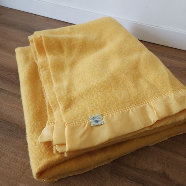 Vintage Kenwood Yellow 100% wool blanket, bedspread, heavy wool blanket