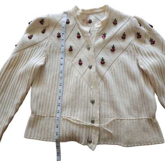 Vintage cream wool cardigan with 3D embroidered p… - image 9