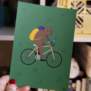 Carte postale ours à vélo