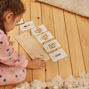 Waardebord van Ones tot Duizenden, Montessori Preschool Educatieve Kaarten (Turks en Engels)