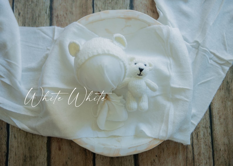 Knitted Newborn Photo Prop Set/ Handmade Knitted Toy bear/ Knitted baby props/ Newborn photography props/ Baby props image 3