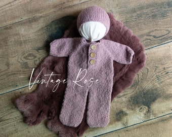 Handmade Knitted THICK Footed Romper + Natural Dyed Fur Set / NEWBORN SIZE/ Baby Photography Prop/ newborn photography prop set/ baby props