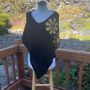 Crochet daisy poncho wrap, granny square poncho