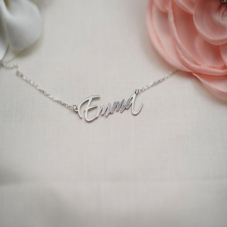 Cadeau de Noel Family Name Necklace Dainty Name Necklace Personalized Name Necklace