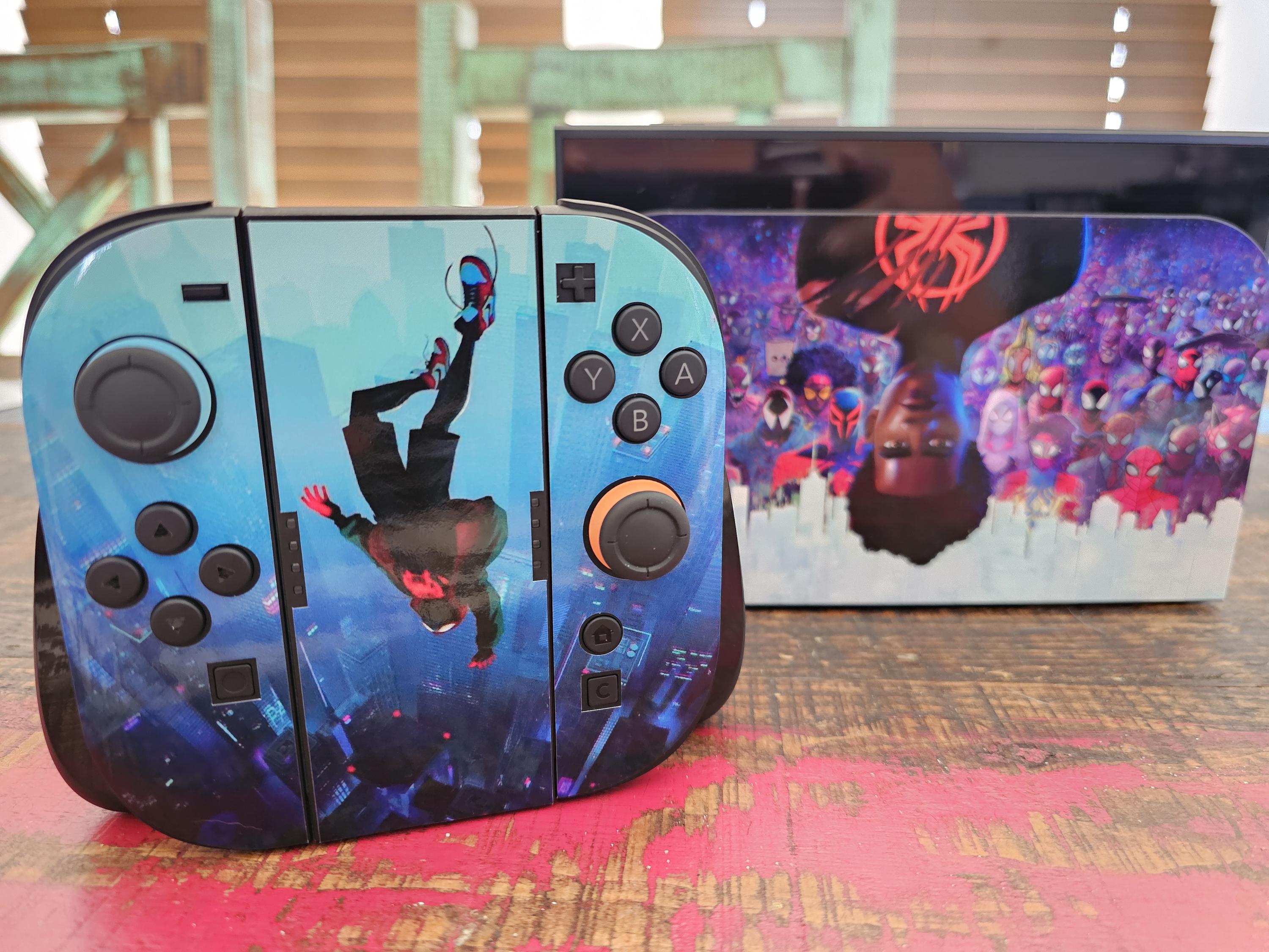 ニンテンドーSwitch　ジョイコン　スパイダーマン　カスタム Spider Morales – Switch Joy-Con – Custom Controller