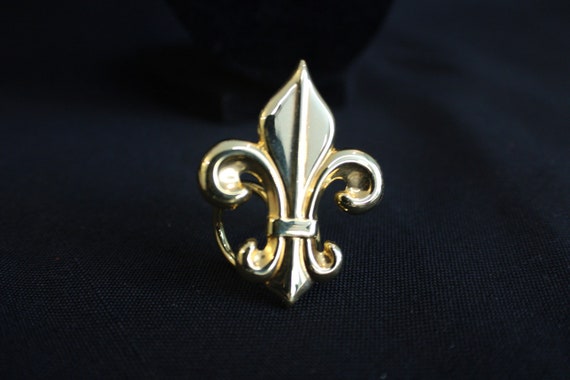 Fleur de Lis Scarf Sweater Clip Vintage Gold Tone