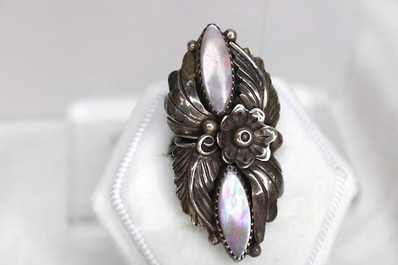 Vintage Sterling Silver MOP Signed LY (TESTED) 11g