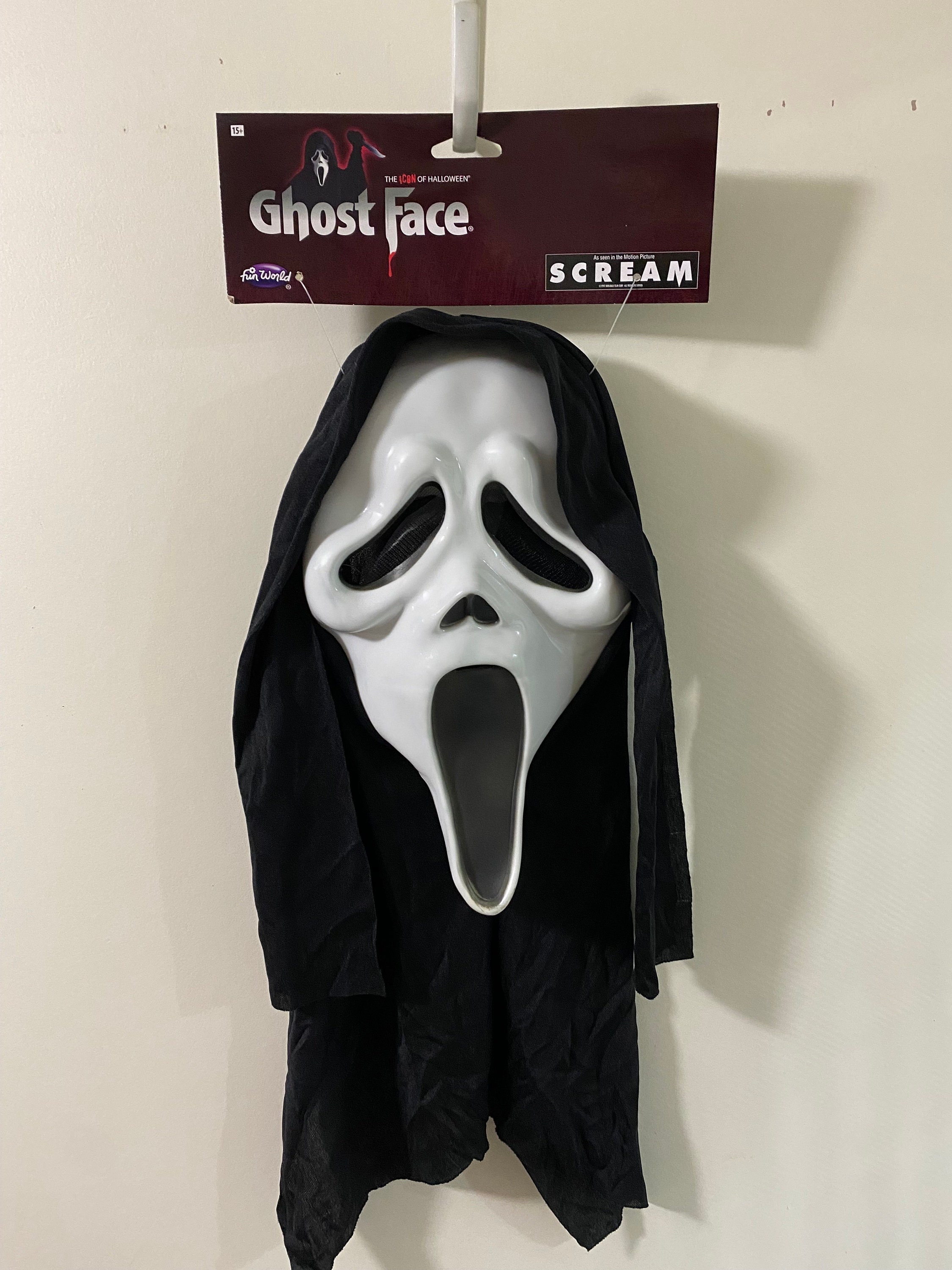 Mens Scary Movie Smiley Scream Spoof Ghost Face Halloween Costume Mask Fun  World