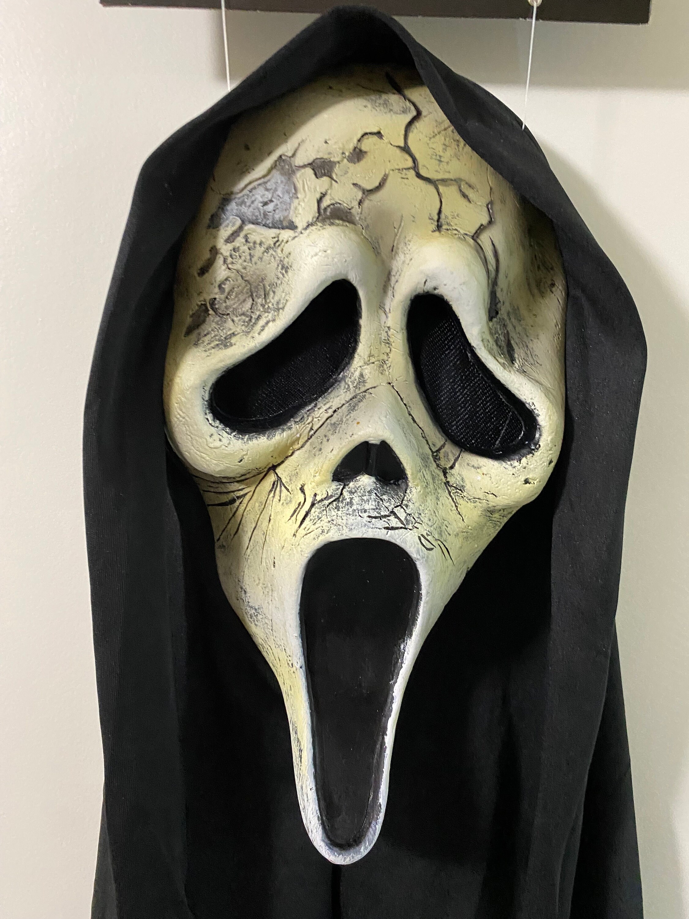 EWA-Ghostface/ Scream - 8x10 – Ghoulish Mortals