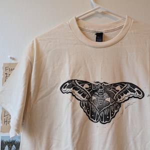 Atlas moth blockprint t-shirt | entymology/bug-themed lino print clothing | crunchy cute alt nature design | great gift for insect lovers!