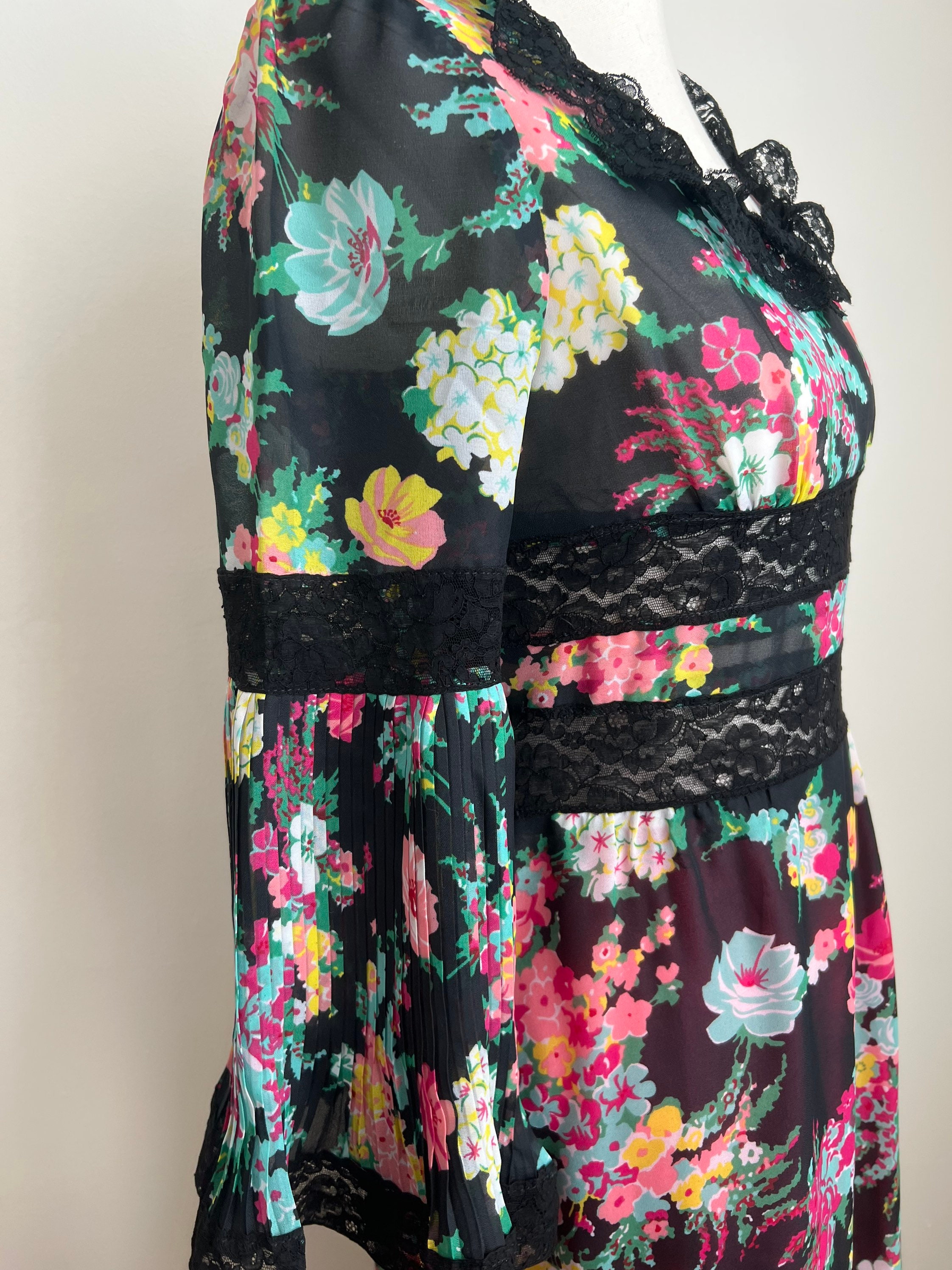 Lace Trimmed Floral DressサイズS c5760440-3668-4893-b9e5-