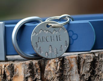 Dog Tag Gebirge Handgestempelt | Tiermarke | Hundehalsband Anhänger | Personalisierte Hundemarke | Tiermarke | Handgefertigtes Tierzubehör | Hunde Namensschild