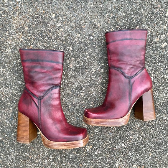 Vintages 90s platform ankle boots