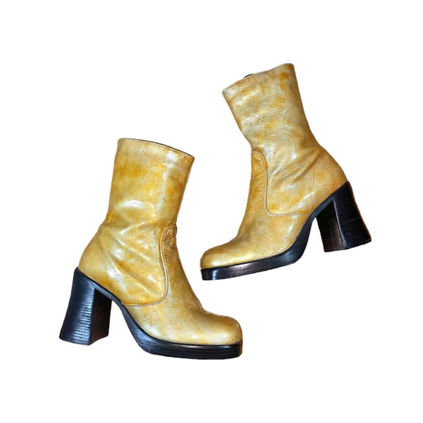 Amazing 90s vintage gold platform boots US6