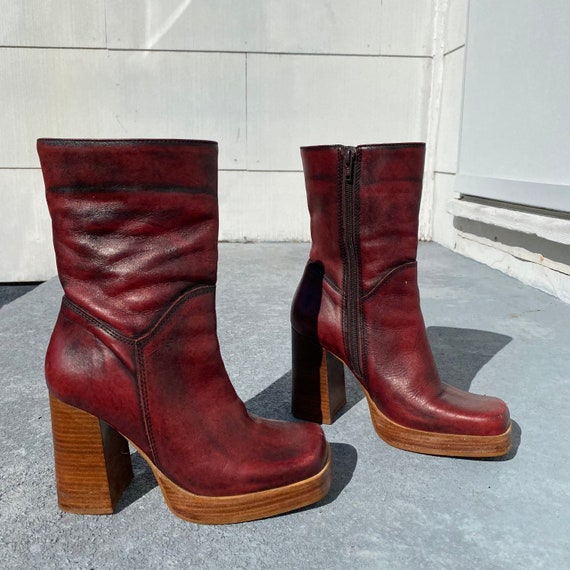 chunky platform boots 90s