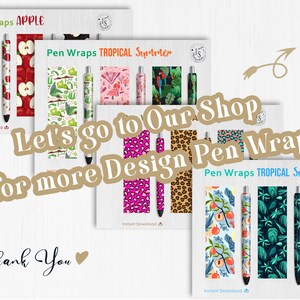 K&ouml;nnte beinhalten: Bild mit Stifth&uuml;llen mit verschiedenen Designs, darunter &Auml;pfel, tropische Muster und Leopardenmuster. Der Text auf dem Bild lautet "Pen Wraps" und "Let's go to Our Shop for more Design Pen Wraps."