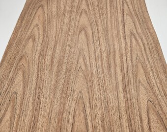 1970s Vintage Woodgrain Design Wallpaper.