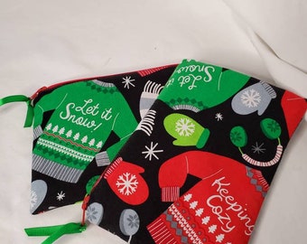 Fun winter notion pouch. Zippered pouch.