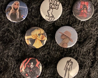 Lady Gaga Pinbacks or Magnets (7)