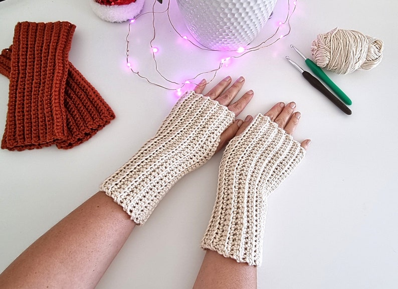 CROCHET PATTERN, Crochet Fingerless Gloves Pattern, Wrist Warmers Pattern, Fingerless Mitts Pattern, PDF image 4