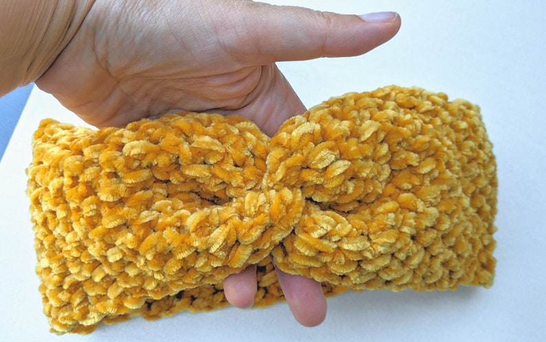 CROCHET PATTERN, Crochet Twisted Ear Warmer Pattern / Crochet Winter Headband, PDF Download image 5