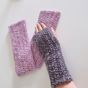 Crochet PATTERN, Fingerless Crochet Gloves, Warm Wrist Warmers, Fingerless Mitts Pattern, Texting Glove Crochet Pattern image 5