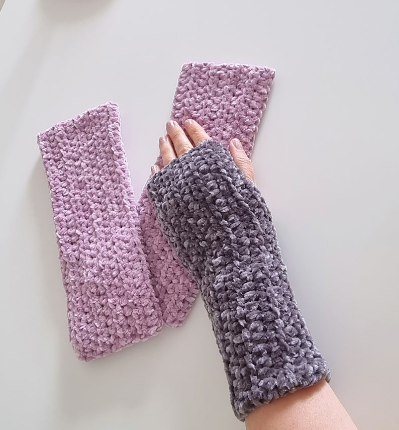 Crochet PATTERN, Fingerless Crochet Gloves, Warm Wrist Warmers, Fingerless Mitts Pattern, Texting Glove Crochet Pattern image 5