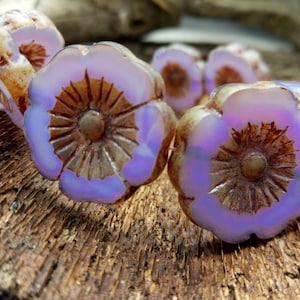 1 large Hawaii flower bead 22 mm - Table Cut - Lavender Opaline - Old Patina Finish - Bohemian glass bead - Boho - Hibiscus blossom - B_112