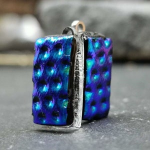 DICHROITIC COLLECTION &quot;Phantoms&quot; - 2 PENDANTS Rectangles approx. 9 x 16 mm - Hypershift Blue - Purple - Pink - e.g. for earrings - Texture (DC_24)