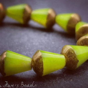 6 oder 12 TROPFEN 6x8 mm - Droplets - feuerpoliert, facettiert - Chartreuse Silk m. Bronze - ganz selten - B_683*