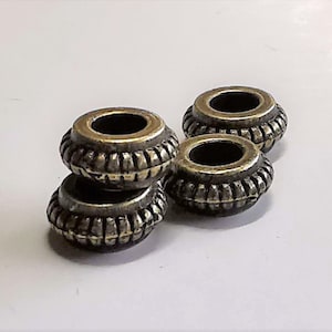 30 spacer beads 7 x 3 mm - color antique bronze - alloy - discs - spacers - hole 2 mm - flat metallic beads - rondelle - M_27