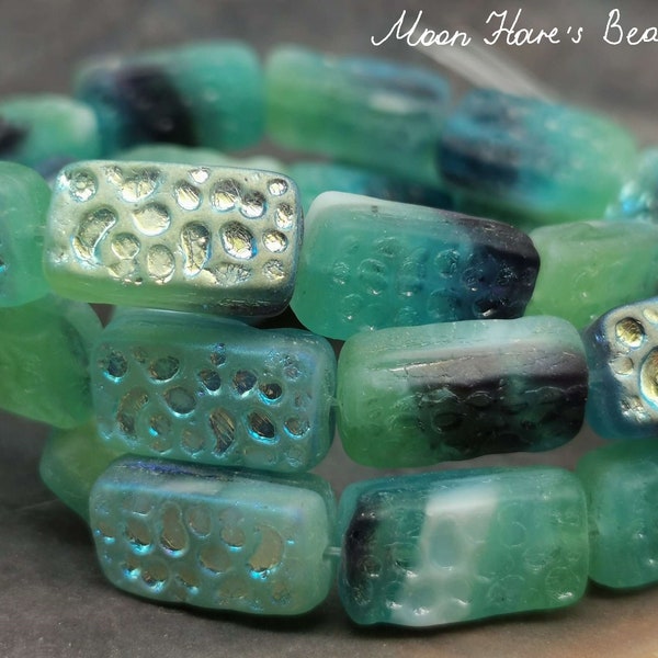 4 Böhmische MARITIM RECHTECKE 16x9 mm - Blend von Seafoam Opal, Indigo und Weiß opak mit AB auf einer Seite - Premium Czech Beads