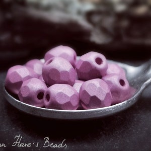50 Fire-POLISHED BALLS 4 mm - Mauve metallic MATT - Bohemian faceted glass beads - B_704