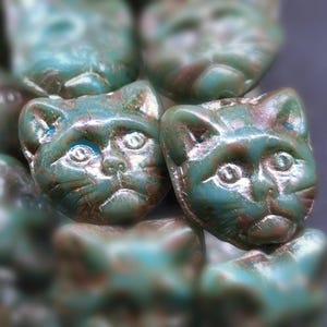 4 Bohemian glass beads 13 mm - cat beads - turquoise green with silver Picasso full - pressed beads - vertical hole - CZ_1526