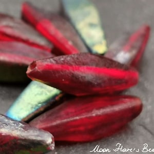 6 square OLIVES 19 x 6 mm - Sea Glass - mysterious glowing glass beads - red transparent frosted etched with Vitrail - rustic (CZ_641)