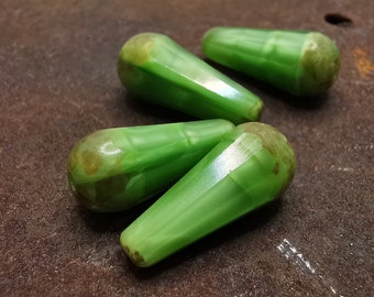 2 or 4 Bohemian drops 20 x 9 mm - faceted - green silk with Picasso Light - shiny - pears - fire polished - glass drops - rare