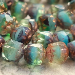 25 CATHEDRAL BAROQUE beads 6 mm - glass combination of green tones with bronze - faceted fire-polished - transparent - Bols Beads - B_1739