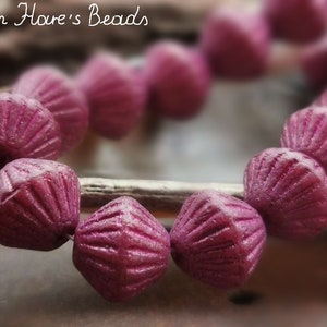 4 Barokke Bicones 11 mm Tribal Bicones Boheemse glaskralen Gegroefd GEËTST Rozenhout met roze metallic afwerking Geïmporteerd uit de VS