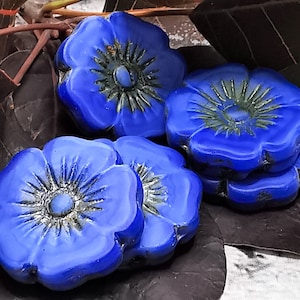 1 large Hawaii flower bead 22 mm - Ultramarine Moonlight MATT with old patina - Bohemian glass beads - Boho - Hibiscus blossom - RARE - B_378