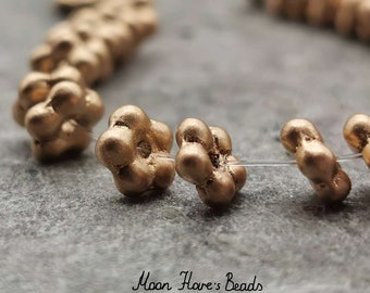 50 Forget-me-nots 5 mm - Matte gold - Spacer beads - Tiny flower beads - Bohemian flowers - B_1114