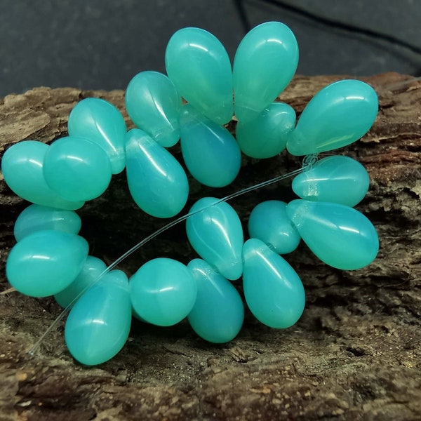 15 Tschechische Tropfen 9x6mm - Birne Tear Drop - Aqua grün Opal - transluzent -  Böhmische Glasperlen - Glastropfen - Tränen