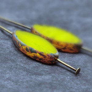 6 Bohemian glass beads 18 x 7 mm - Spindle - Flower petals - Boat - Table-cut - Opal - Yellow with Picasso - Czech beads - CZ_1470