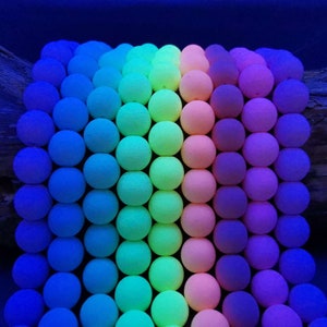 63 Böhmische EINHORN neon Pastell runde Glasperlen 8mm Matt gefrostet 9 Farben als PERLENSET Leuchtende Farben UV-aktiv Rar Bild 5